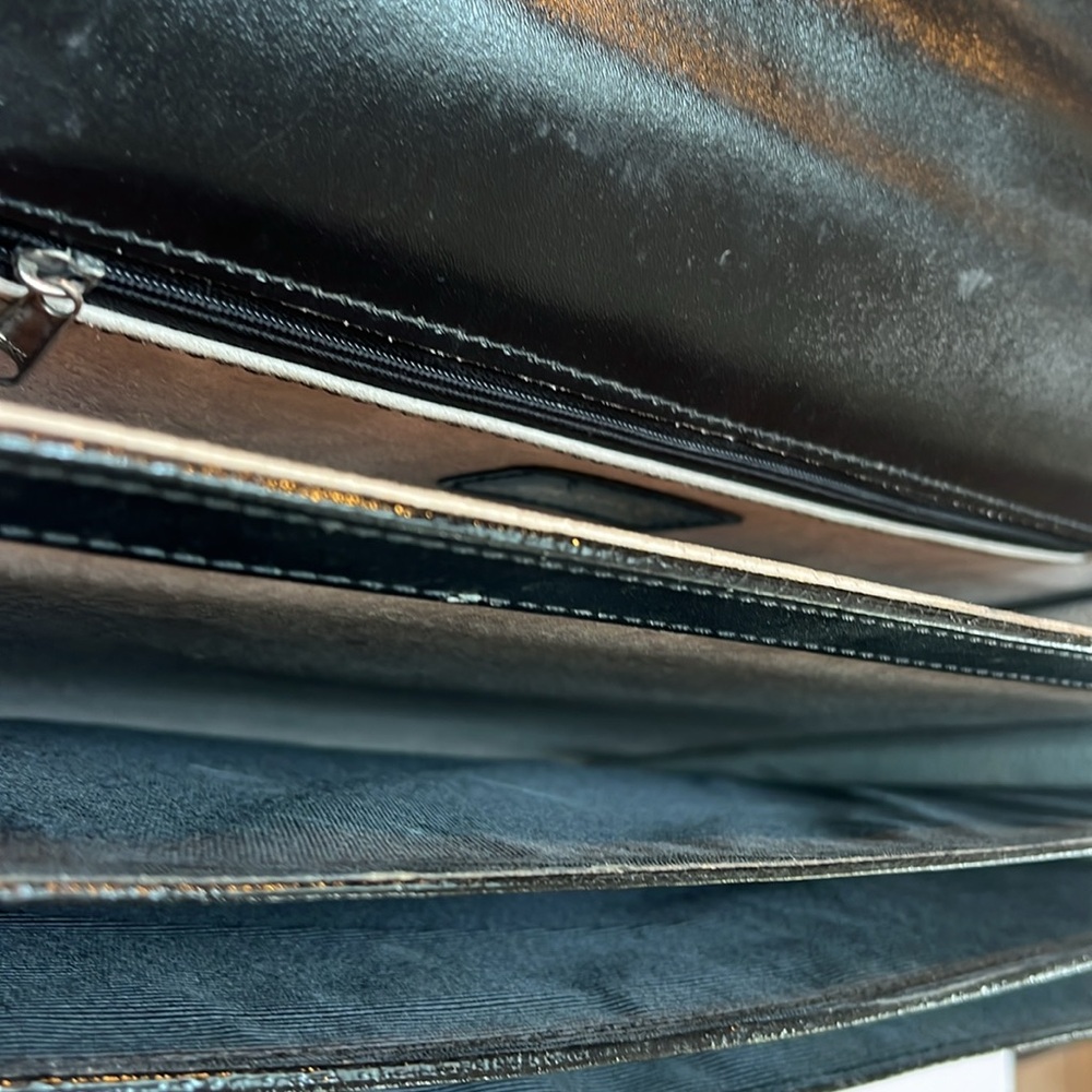Heritage Black Leather Briefcase - Picture 11 of 13